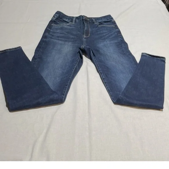 8R, American Eagle Next level stretch - Picture 3 of 5